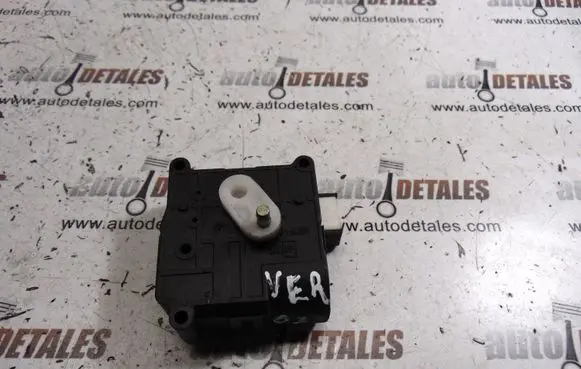 Toyota Corolla Verso E121 Air flap motor/actuator 1138002051