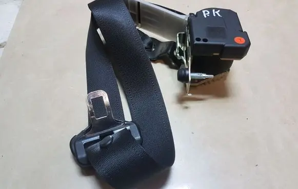 Opel Astra G Front seatbelt 040210 33028473