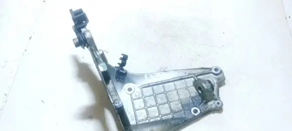 Peugeot 206 Engine mounting bracket 9625176310