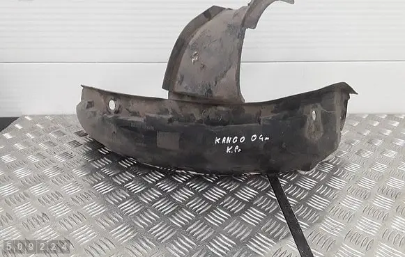 Front wheel arch liner splash guards