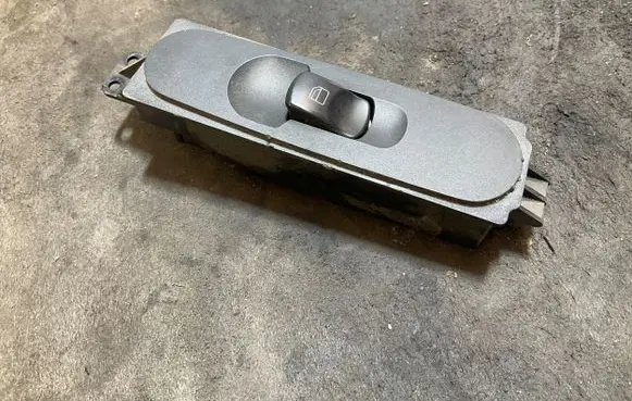 Mercedes-Benz Sprinter W906 Electric window control switch A9065451913 1543976 Q04ZGS002