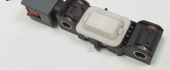 Jeep Cherokee III KJ Airbag deployment crash/impact sensor 04671779AC