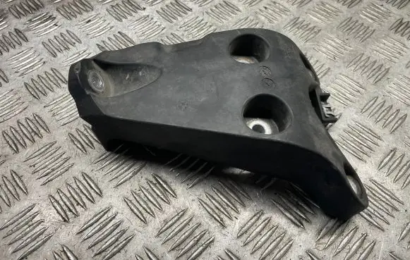 BMW 4 F32 F33 Engine mounting bracket 6860273