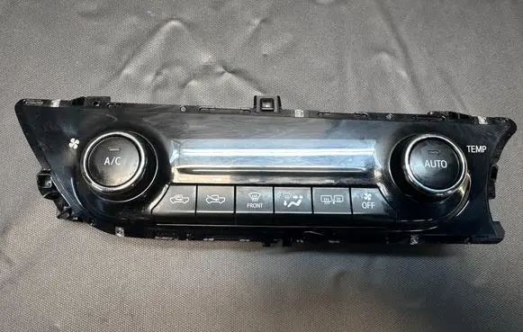 Toyota Hilux (AN120, AN130) Climate control unit 559000K800