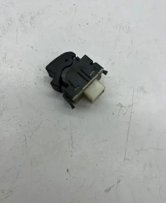 Toyota Avensis T250 Electric window control switch 8481005050 37080A 292C05