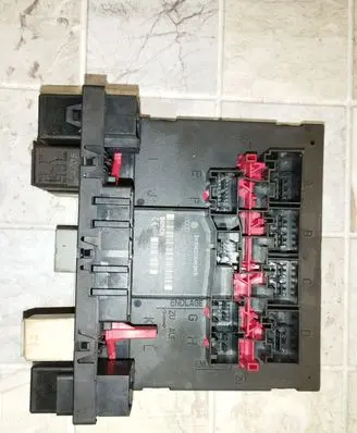 Volkswagen Golf Plus Comfort/convenience module 3C0937049D F005V00525