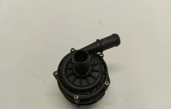 Volvo XC40 Electric auxiliary coolant/water pump 32257968