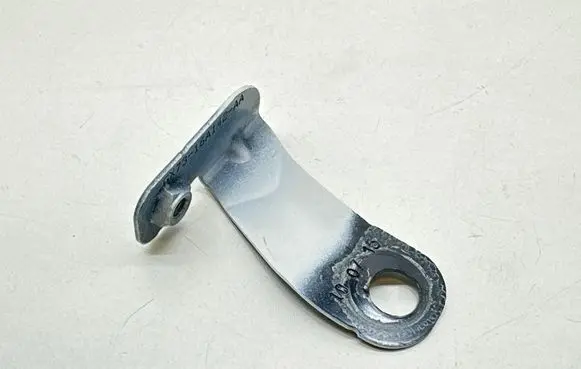 Fender mounting bracket