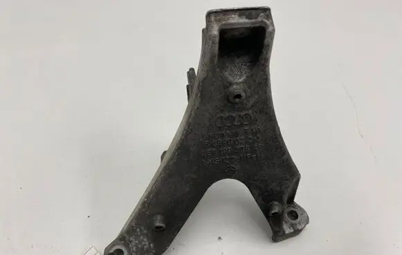 Audi A4 S4 B7 8E 8H Engine mounting bracket 8E0199308AP