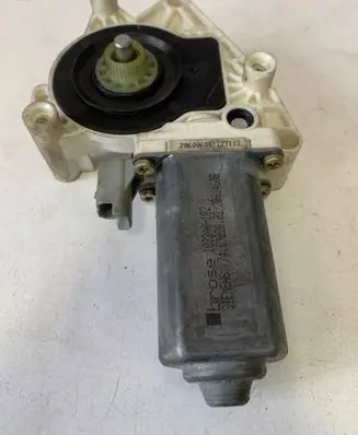 Peugeot 206 Front door window regulator motor 206006001
