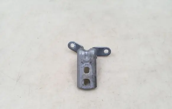 Opel Astra J Front door lower hinge 