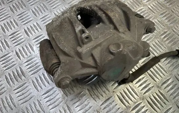 Mercedes-Benz E W211 Front brake caliper