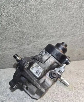 Hyundai i40 Fuel injection high pressure pump 331002A600 160524 0445010596