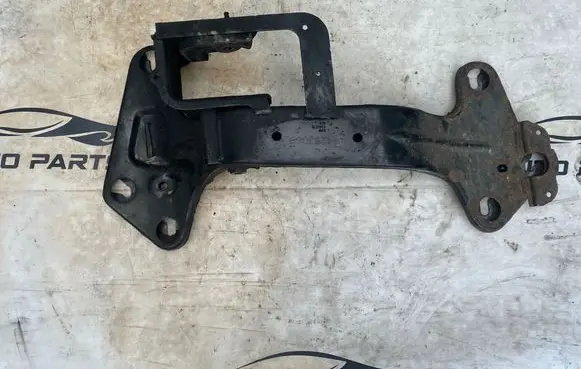 BMW X5 E53 Gearbox mounting bracket 6762275