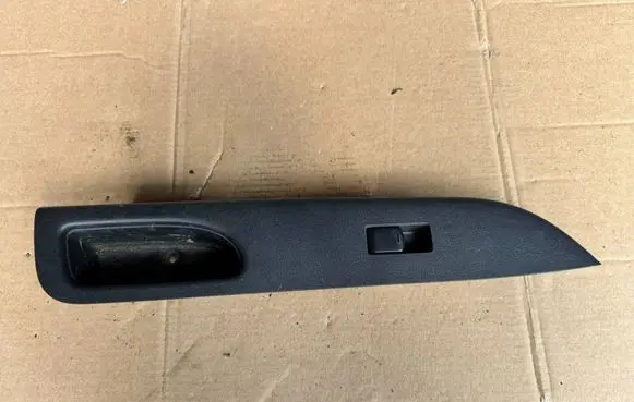 Nissan Micra Electric window control switch 809601HD5A