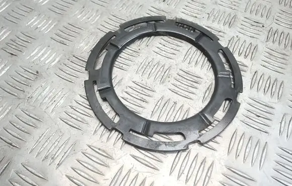 Opel Astra J In tank fuel pump screw locking ring/nut H10325852G