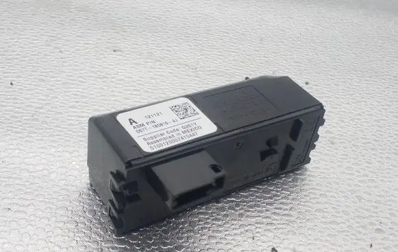 Ford Fusion II Head unit multimedia control DS7T18D816AJ