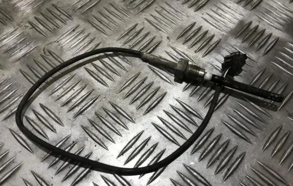 Mercedes-Benz ML W164 Exhaust gas temperature sensor a0051531128 0609206205166