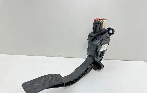 Audi A5 Sportback 8TA Accelerator throttle pedal 8K1723523