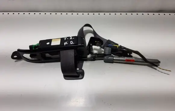 Volvo S80 Front seatbelt