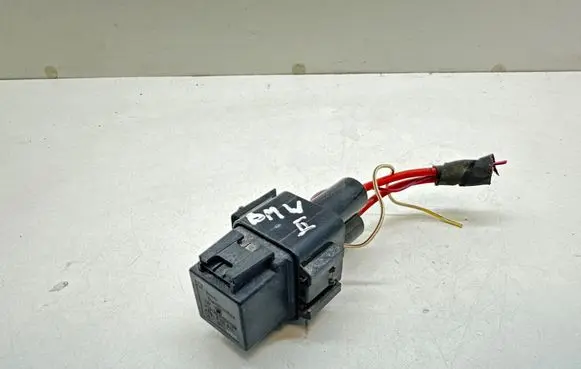 BMW 2 F46 Coolant fan relay 9207913