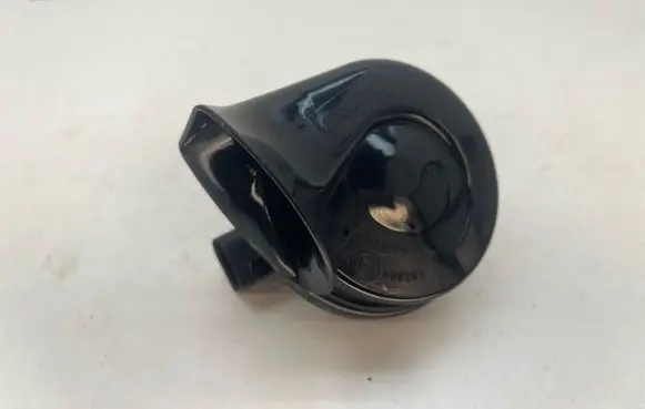 Audi A3 S3 8P Horn signal 8P0951223B