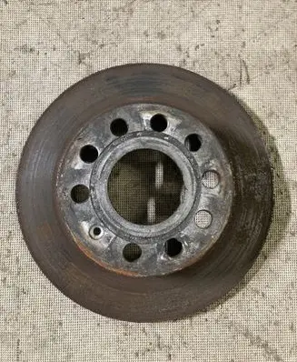 Volkswagen Golf VI Rear brake disc