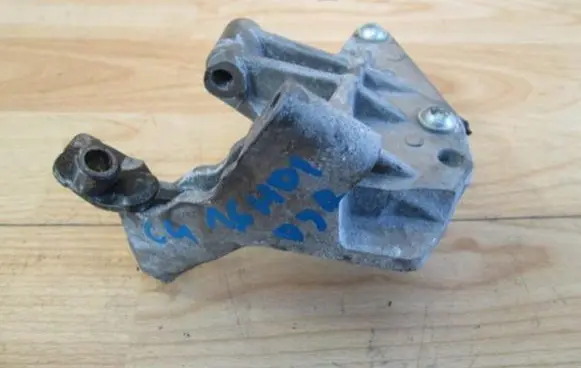 Citroen C4 Grand Picasso Engine mounting bracket