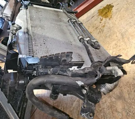 Chrysler 300C Radiator support slam panel 04598001AH