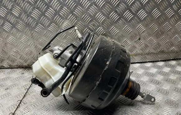 BMW 3 E90 E91 Brake booster 6778817 29677881701