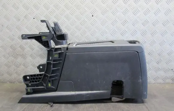 Peugeot 5008 Center console 