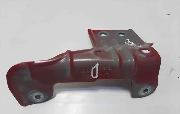 Seat Arona Fender mounting bracket 6F9821328A
