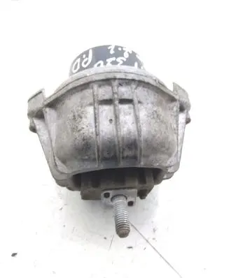 BMW 3 E90 E91 Engine mount bracket