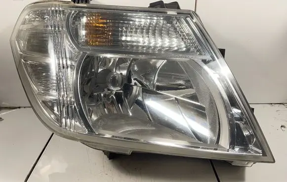 Nissan Navara D40 Headlight/headlamp 260105X00B 1LE23805504 043805504