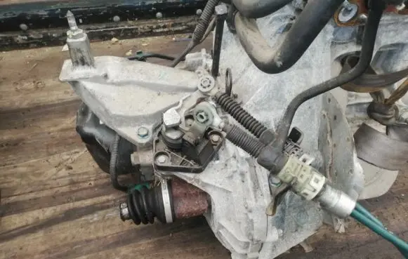 Manual 5 speed gearbox