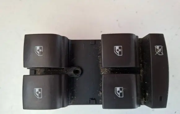 Opel Mokka Electric window control switch 13305010