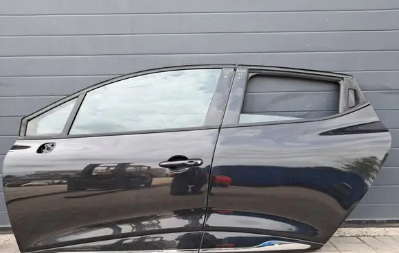 Renault Clio IV Front door 