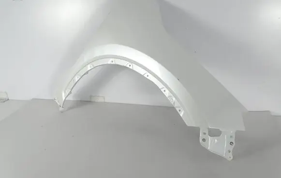 Lexus LBX Fender 