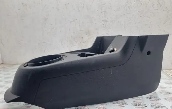 Volkswagen Fox Center console 5Z0863241A 5Z0863241