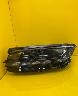 Volkswagen Touareg III Headlight/headlamp 761941081A