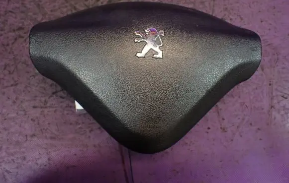 Peugeot 207 CC Steering wheel airbag 96701085ZD