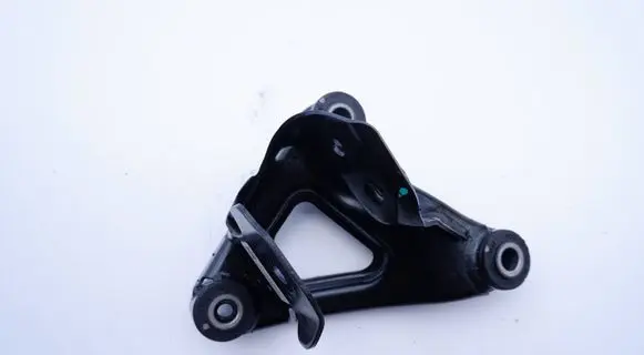 Tesla Model Y Engine mounting bracket 111023200C CFQ22230041527
