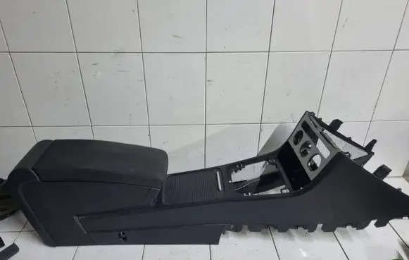 Volkswagen PASSAT B6 Armrest 
