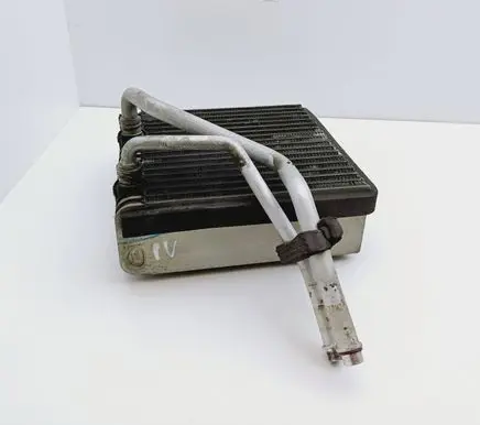 Volkswagen Golf IV Air conditioning (A/C) radiator (interior) 