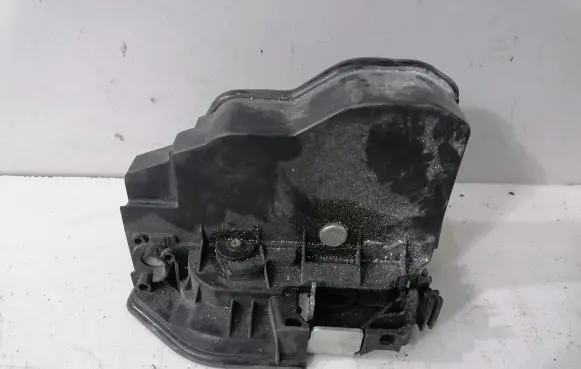 BMW X3 F25 Front door lock 7202150