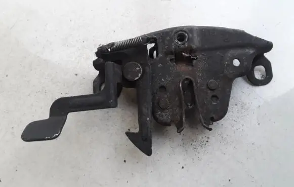 Nissan Serena Engine bonnet/hood lock/catch
