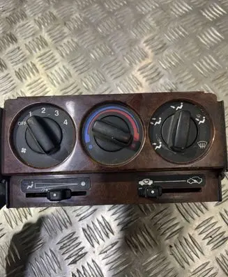 Volvo V70 Climate control unit