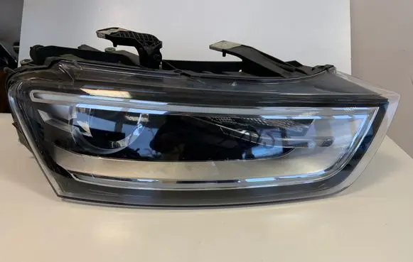 Audi Q3 8U Headlight/headlamp 8U0941006F