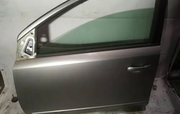 Nissan Note (E11) Front door pilkos