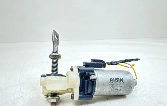 Toyota Avensis T250 Seat adjustment motor 8582033020 43944010080 1620006861